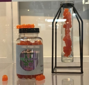 Saffron CBD pectin gummies par le laboratoire Natury